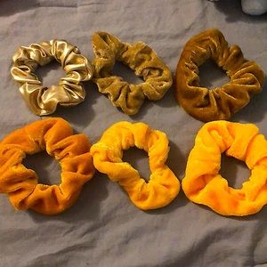 9 Scrunchies